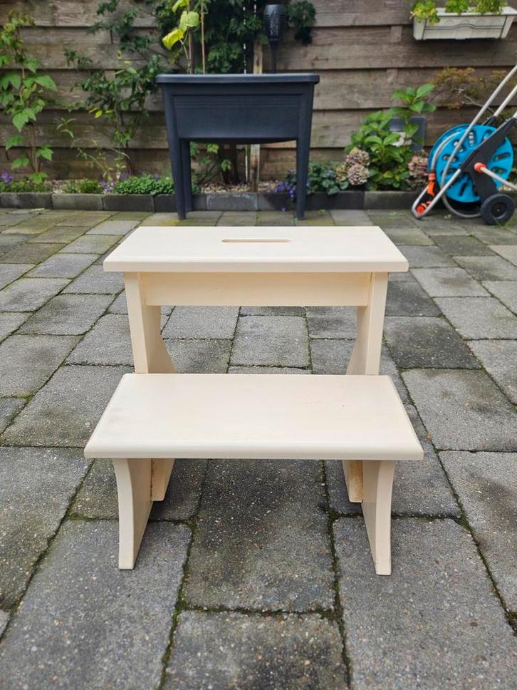 Vintage rustieke houten kleine trap, Huis en Inrichting, Krukjes, Gebruikt, Hout, Ophalen