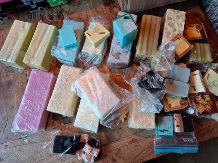 Grote partij zeep gietzeep mallen etc, Hobby en Vrije tijd, Overige Hobby en Vrije tijd, Ophalen of Verzenden