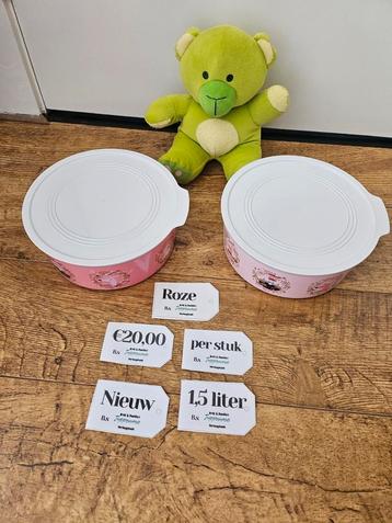 Tupperware nieuwe koektrommels roze €20,00 per stuk  beschikbaar voor biedingen