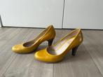 Prachtige leren schoenen, Ophalen, Pumps, Geel, Zo goed als nieuw