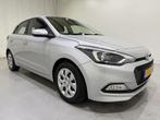 Hyundai i20 HB 1.2 i-Motion Airco (bj 2015), Auto diversen, Schadeauto's, Handgeschakeld, Zilver of Grijs, Hyundai, Benzine