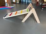 Houten klimdriehoek met kippenplank, Kinderen en Baby's, Speelgoed | Houten speelgoed, Ophalen of Verzenden, Zo goed als nieuw