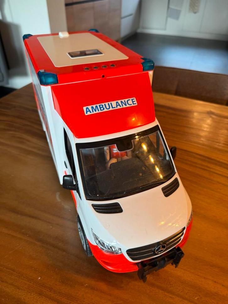 Bruder 2676 Mercedes Sprinter Ambulance, Kinderen en Baby's, Speelgoed | Speelgoedvoertuigen, Zo goed als nieuw, Ophalen of Verzenden
