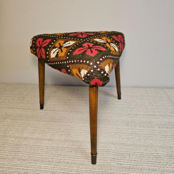 Vintage Kruk Deens Vintage driepoot tripod Footstool Retro, Huis en Inrichting, Krukjes, Zo goed als nieuw, Hout, Ophalen of Verzenden
