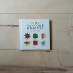 Tiny pantone objects - inka mathew, Ophalen of Verzenden, Zo goed als nieuw