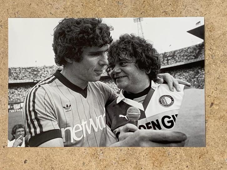 Org. z/w foto 30x20 cm Andre Hazes in F'noord shirt 04-06-83, Verzamelen, Sportartikelen en Voetbal, Nieuw, Poster, Plaatje of Sticker