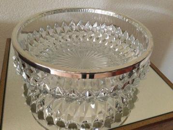 Mooi geslepen WMF kristallen schaal met verzilverde rand. beschikbaar voor biedingen