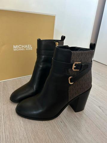 Micheal Kors laarsjes mt 40 beschikbaar voor biedingen