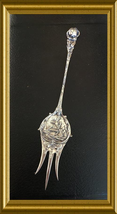 Grote zilveren cakeprikker: molen, roos, Pluut, Schoonhoven, Antiek en Kunst, Antiek | Goud en Zilver, Zilver, Ophalen of Verzenden