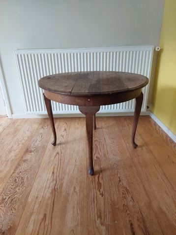 Opknap vintage tafel beschikbaar voor biedingen
