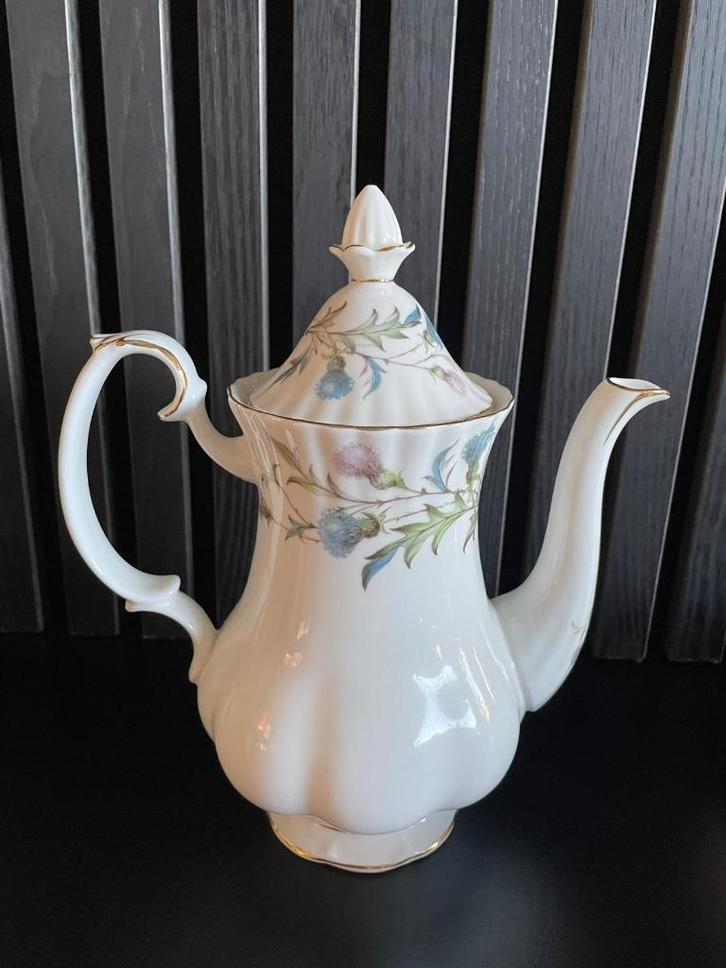 Royal Albert koffiepot, suikerpotje & melkkannetje Brigadoon, Verzamelen, Porselein, Kristal en Bestek, Zo goed als nieuw, Overige typen