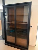 Woood James Vitrinekast - Zwart/Walnoot, Huis en Inrichting, Kasten | Vitrinekasten, Ophalen, 100 tot 150 cm, 150 tot 200 cm, 25 tot 50 cm