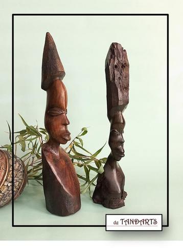 Afrikaans houtsnijwerk   @   € 25,= per stuk  beschikbaar voor biedingen