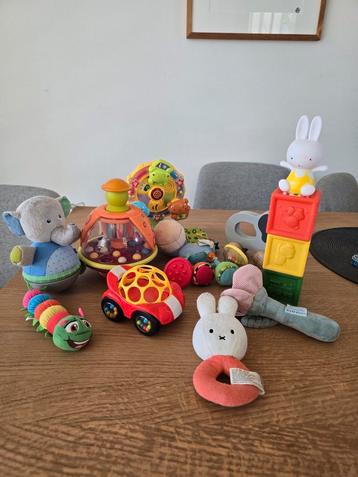 Speelgoed voor baby beschikbaar voor biedingen