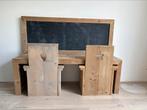 Steigerhouten speeltafel + stoeltjes en krijtbord, Ophalen, Zo goed als nieuw