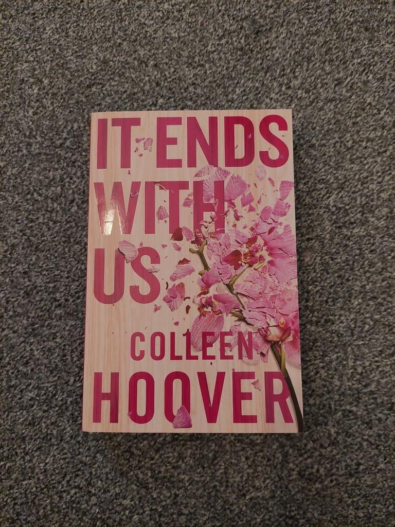IT ENDS WITH US + VERITY COLLEEN HOOVER, Ophalen of Verzenden, Zo goed als nieuw, Colleen Hoover