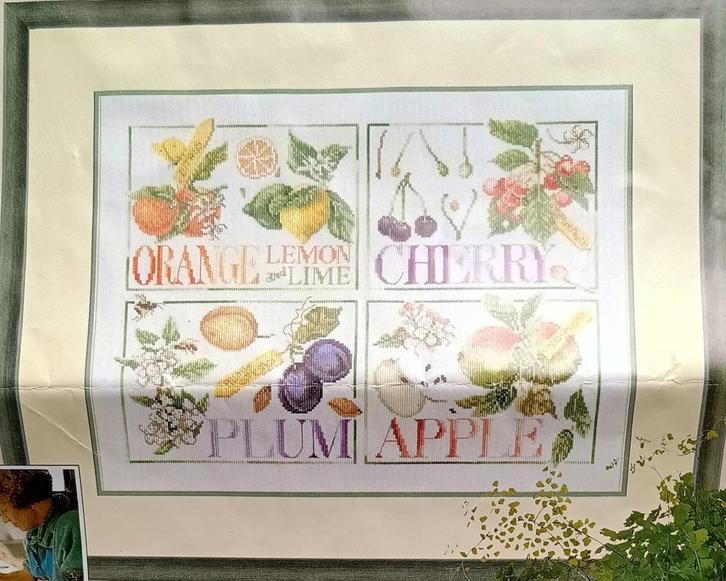 Borduurpatroon Lanarte 34356 Marjolein Bastin Fruit Collage, Hobby en Vrije tijd, Borduren en Borduurmachines, Zo goed als nieuw