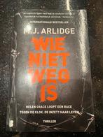 M.J. Arlidge wie niet weg is, Boeken, Thrillers, Zo goed als nieuw, Ophalen