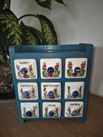 Super leuk oud vintage kruiden kastje rekje

30cmx28cmx8,5cm, Antiek en Kunst, Ophalen of Verzenden