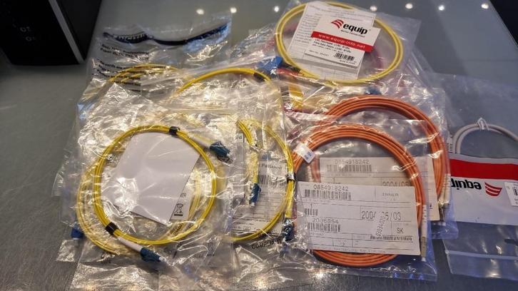 Nieuwe glasvezel kabels LC/LC OF SC/SC OF LC/SC 2 en 3 meter, Doe-het-zelf en Verbouw, Elektra en Kabels, Nieuw, Kabel of Snoer