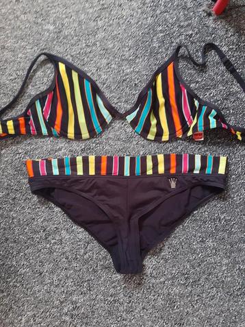 Bikini triumph maat 42B beschikbaar voor biedingen