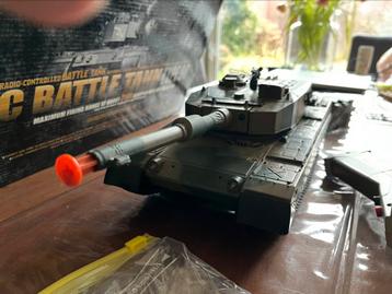RC Battle Tank Type 90 (1/24) met Accessoires en Oplader beschikbaar voor biedingen