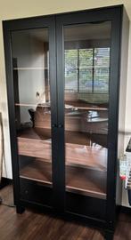 Zwarte hoge kast (Goos Karwei), Huis en Inrichting, Ophalen, 100 tot 150 cm, Zo goed als nieuw, 150 tot 200 cm