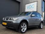BMW X3 2.0i Introduction | 18'' LMV | Navigatie | 2x PDC, Stof, Zwart, 4 cilinders, 150 pk