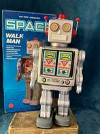 bijzondere battery operated Space Walk man Robot., Antiek en Kunst, Antiek | Speelgoed, Ophalen of Verzenden