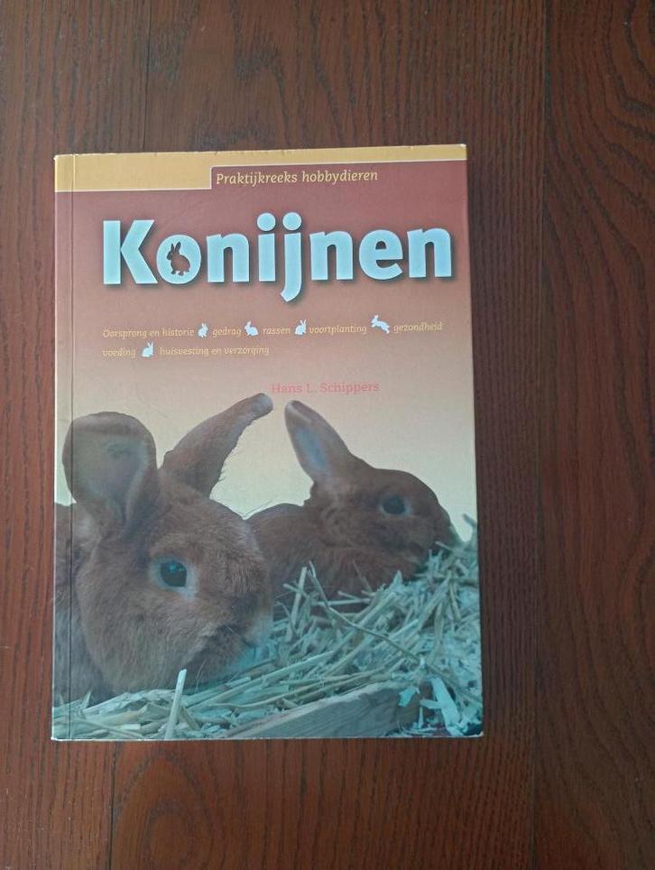 KONIJNEN  oorsprong en historie - voeding-huisvesting-rassen, Boeken, Dieren en Huisdieren, Zo goed als nieuw, Konijnen of Knaagdieren