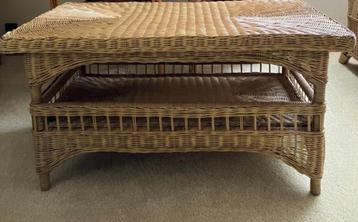 Rieten salontafel 100 cm breed x 60 cm diep x 52 cm hoog beschikbaar voor biedingen