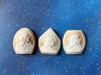 Drie kleine schelp camees: madonna, Maria, Ophalen of Verzenden