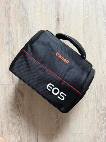 Canon EOS Cameratas beschikbaar voor biedingen