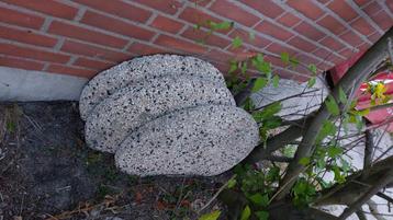 Betonnen parasolvoet 4 stuks beschikbaar voor biedingen