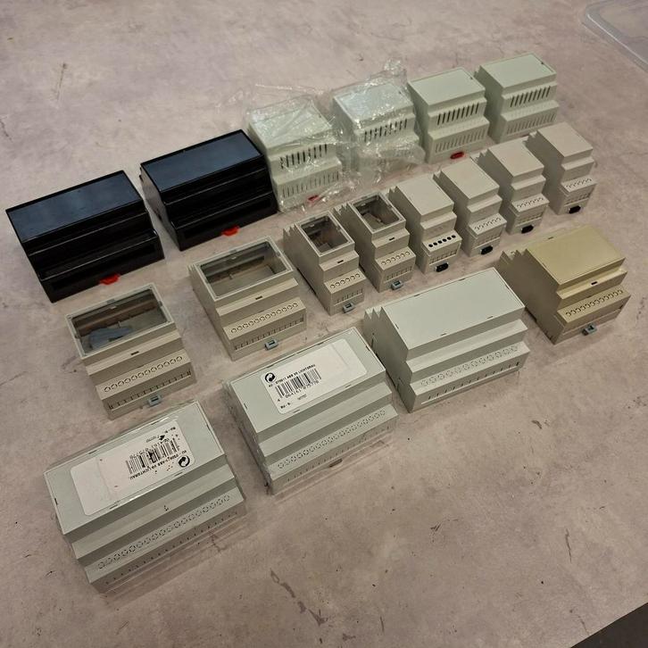 Nieiwe DIN rail behuizingen, Hobby en Vrije tijd, Elektronica-componenten, Nieuw, Ophalen of Verzenden