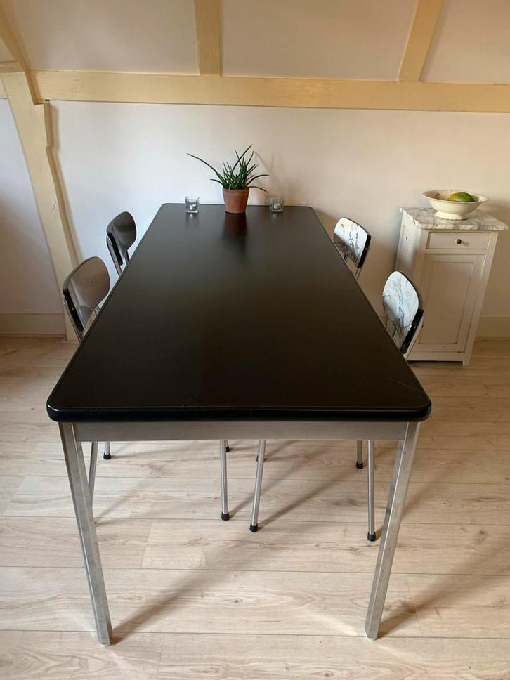 Design King-Dom Tafel - Zwart & Alu, Huis en Inrichting, Tafels | Eettafels, Gebruikt, 50 tot 100 cm, 150 tot 200 cm, Vier personen