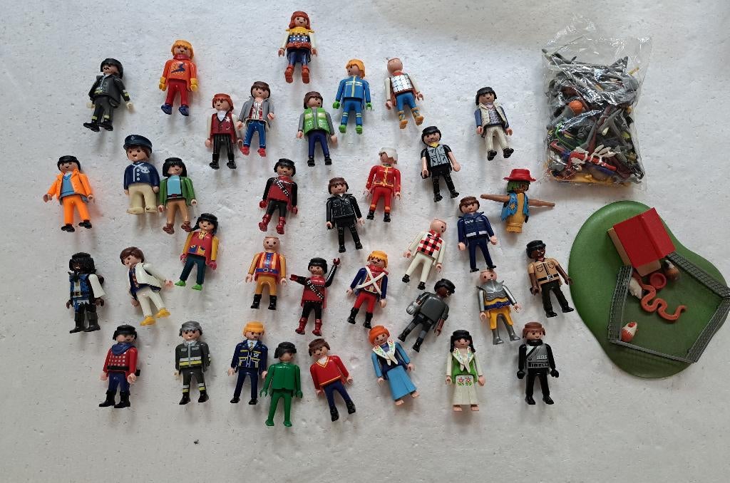 vintage playmobil 35 poppetjes jaren 70 met onderdelen, Ophalen of Verzenden, Gebruikt, Los playmobil