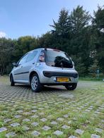 Citroën C1 1.0i 68PK 5D 2014 Grijs, Auto's, Voorwielaandrijving, Stof, Zwart, 4 stoelen