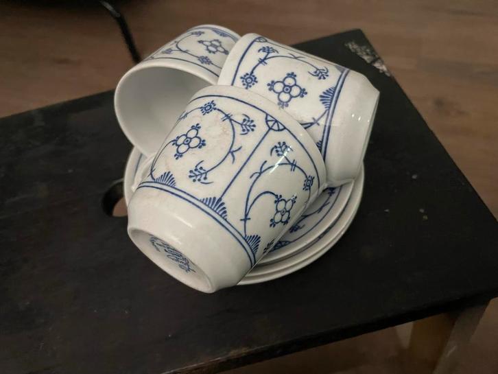 3 Jäger Eisenberg kop en schotel - Blau Saks DDR, Huis en Inrichting, Keuken | Servies, Zo goed als nieuw, Kop(pen) en/of Schotel(s)