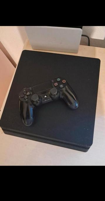 Playstation 4 / 1 controller plus kabels beschikbaar voor biedingen