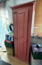 GRATIS WEG = WEG Oude roze kast, Ophalen