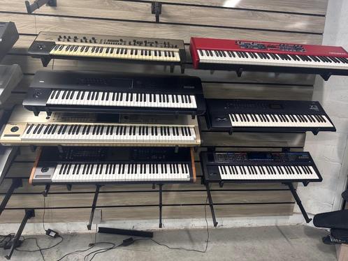 veel synt Korg Yamaha Roland, Muziek en Instrumenten, Synthesizers, Gebruikt, 61 toetsen, Korg, Met midi-aansluiting, Ophalen