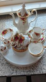 Royal Albert Old Country Roses Koffieservies, Ophalen of Verzenden, Zo goed als nieuw, Overige stijlen, Kop(pen) en/of Schotel(s)