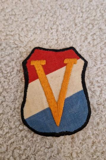 V brigade mouwembleem Nederlands Indië  beschikbaar voor biedingen