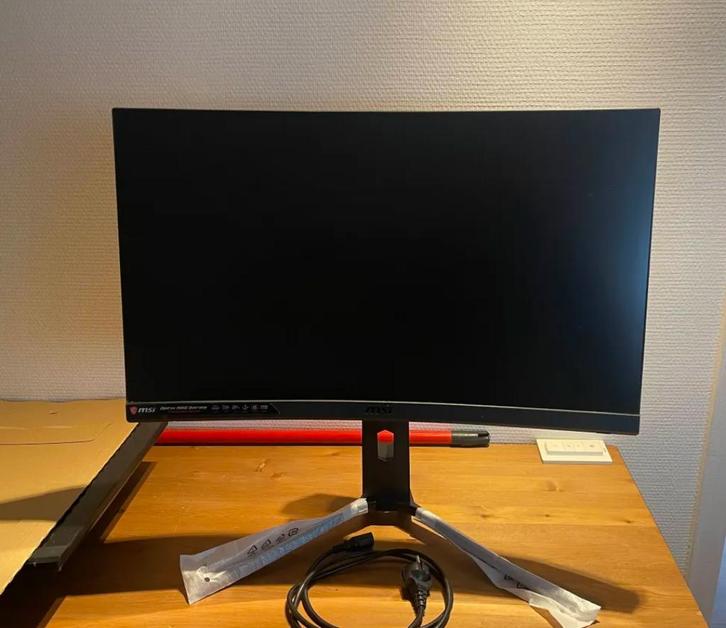 MSI Optix MAG272CR 27" Curved Monitor 165Hz – 2 stuks, Computers en Software, Monitoren, Gebruikt, 151 t/m 200 Hz, DisplayPort