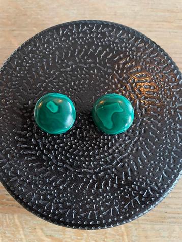 Prachtige felgroene vintage malachiet oorbellen beschikbaar voor biedingen