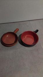 Vintage, 2 terracotta kommen, serveerschalen aardewerk

Prij, Huis en Inrichting, Keuken | Potten en Pannen, Ophalen of Verzenden