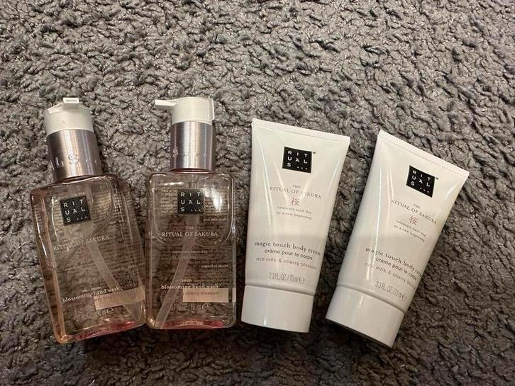 Rituals Sakura Set: Handzeep 2x & Bodycrème 2x, Sieraden, Tassen en Uiterlijk, Uiterlijk | Lichaamsverzorging, Nieuw, Bodylotion, Crème of Olie