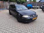 Volkswagen Passat 4.0 W8 Variant 202KW 4MOTION AUT 2003, 8 cilinders, Zwart, Stationwagon, 1751 kg