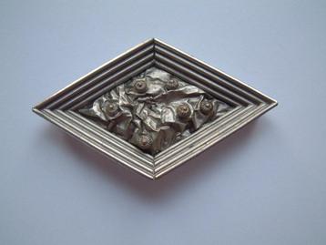 Bijzondere antieke art deco broche beschikbaar voor biedingen